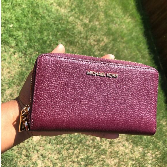 Michael Kors Large Flat Wallet/Wristlet Merlot Gold Tone Hardware - Picture 1 of 6